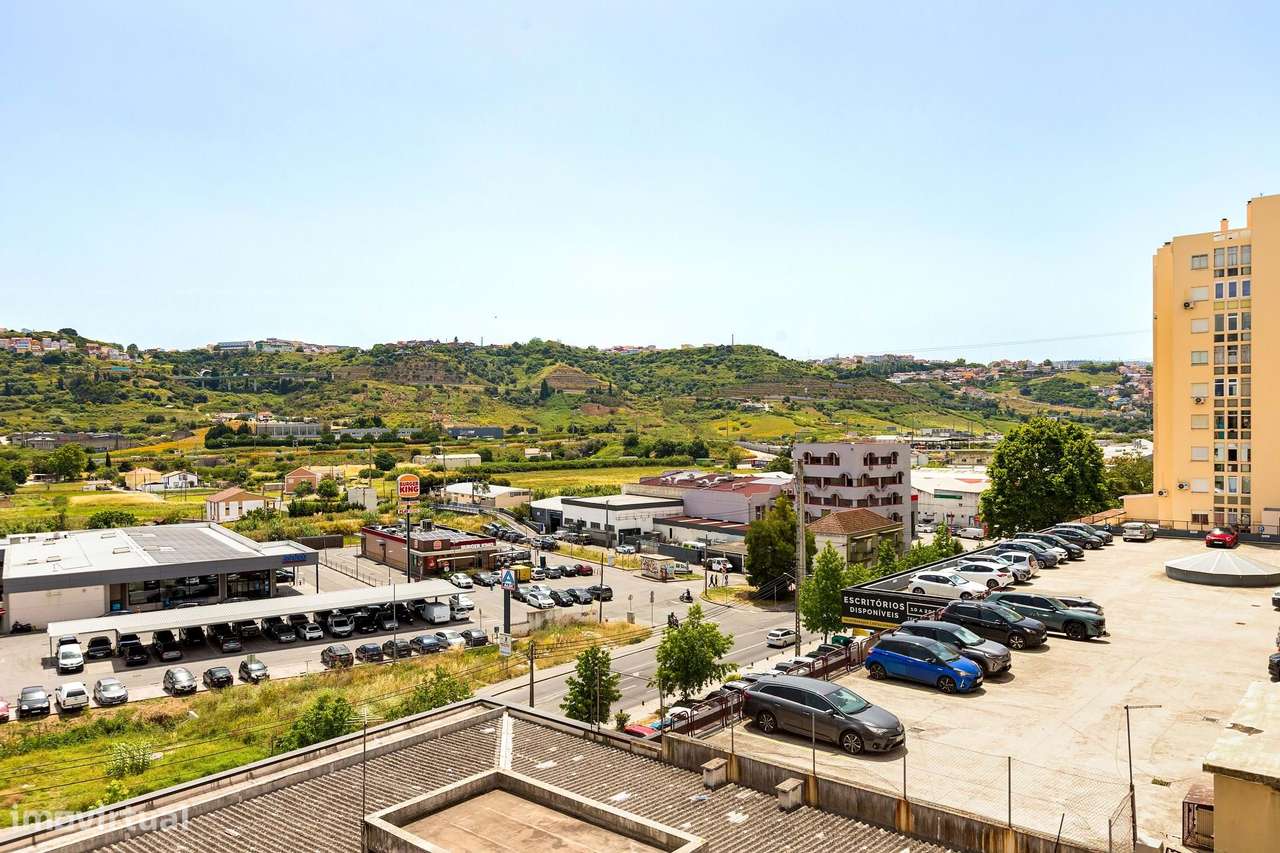 T3 c/ 120 m², Marquise e Arrecadação / Santo António dos Cavaleiros-11