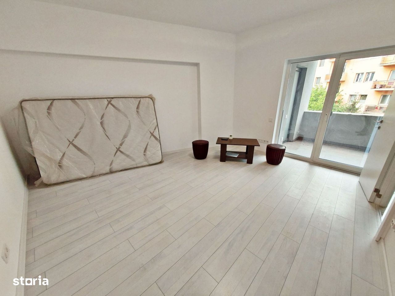 Apartament 2 camere, bloc nou, terasa, parcare, zona Centrala