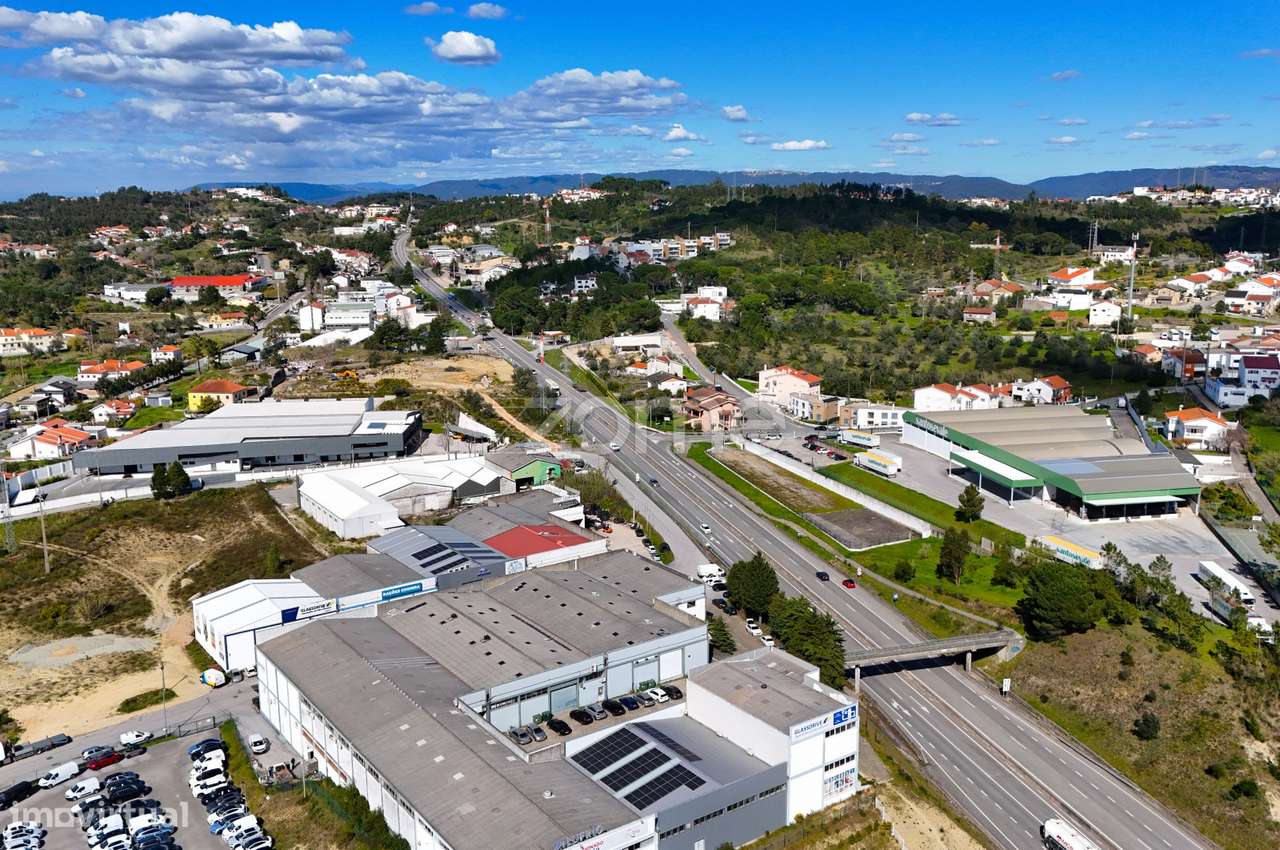 Armazém em excelente estado de conservação, com 3300m2 em Antanhol - Grande imagem: 4/16