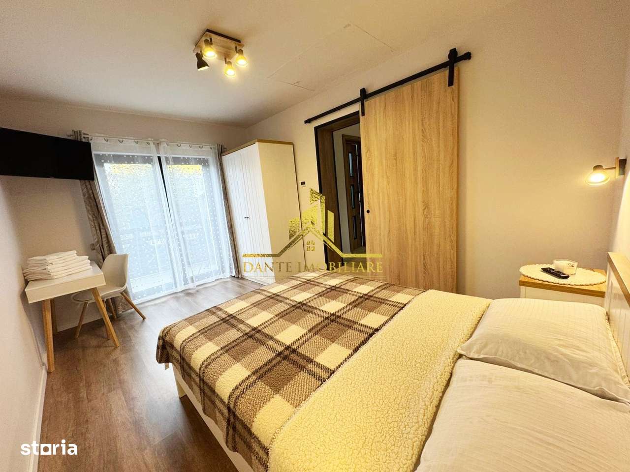 Casa individuala, ultrafinisata, balcon, terasa, curte, Someseni - Imagine principală: 5/15