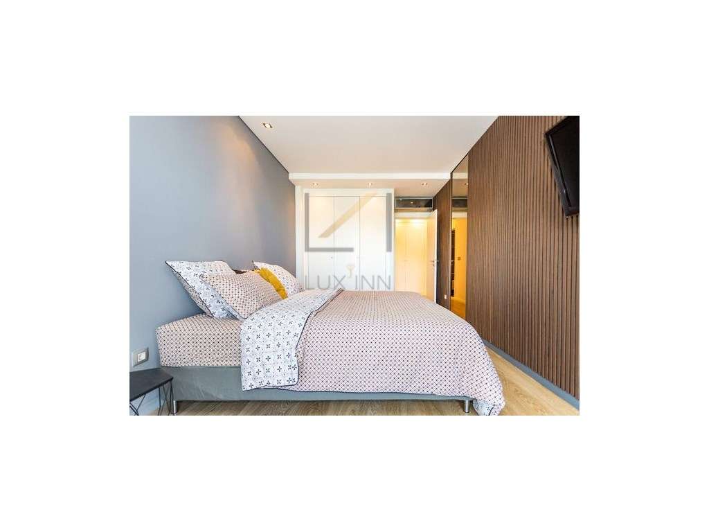 Apartamento T1, com varanda ampla e vista mar em Setúbal-24