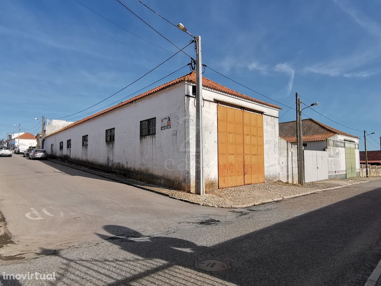 Armazém para Atividade Industrial/Comercial ou Habitação em Alvalade,