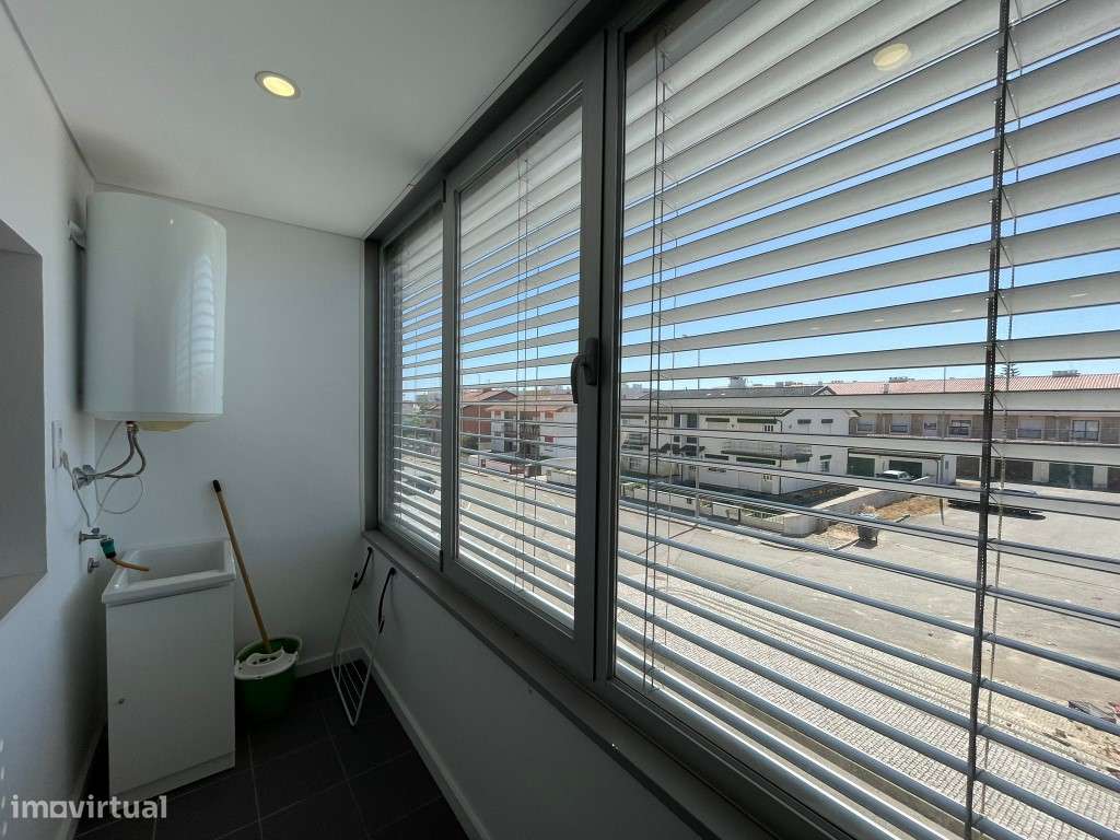 APARTAMENTO T2 - TORREIRA-7