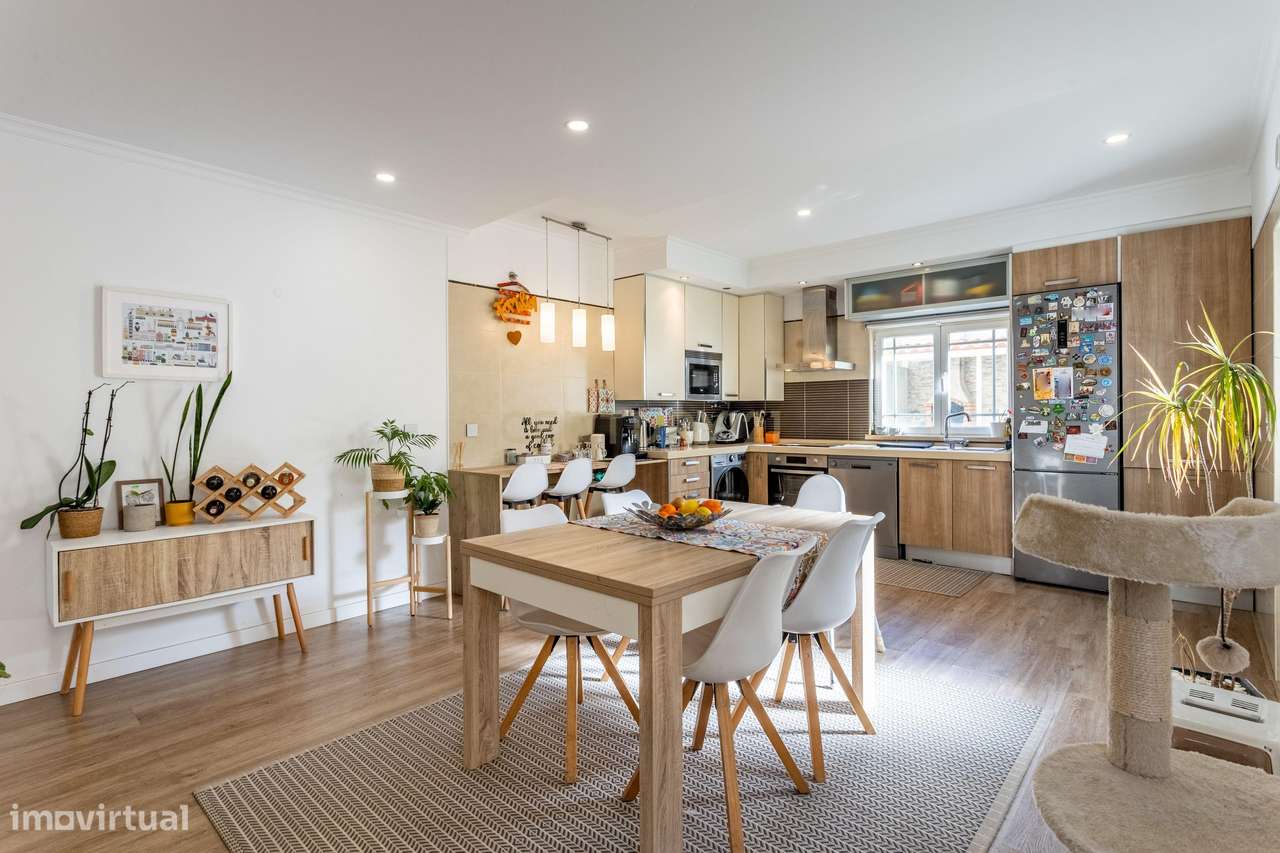 Moradia T4 remodelada na Quinta do Conde-5