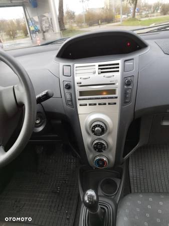 Toyota Yaris 1.0 Luna - 15