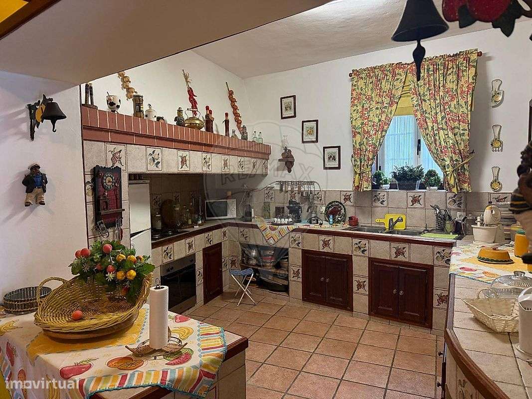 Moradia T9 para venda-5