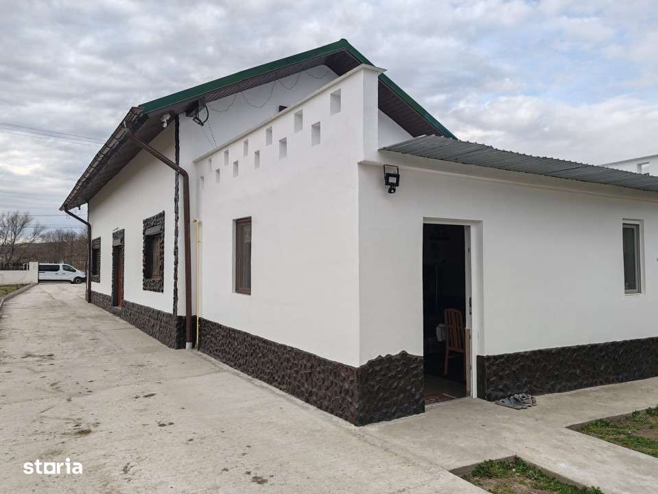 Casa parter+mansarda si teren in Lipovat, Vaslui - Imagine principală: 3/10