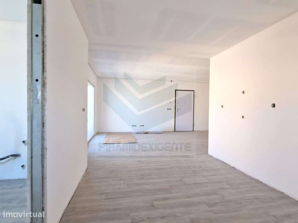 Apartamento Novo! Suíte, Lavandaria, Varandas, Arrecadação - Grande imagem: 2/25