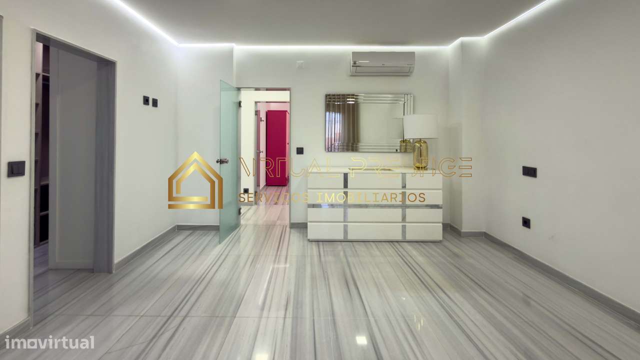 Moradia T4 Remodelada com Piscina em Belverde-25