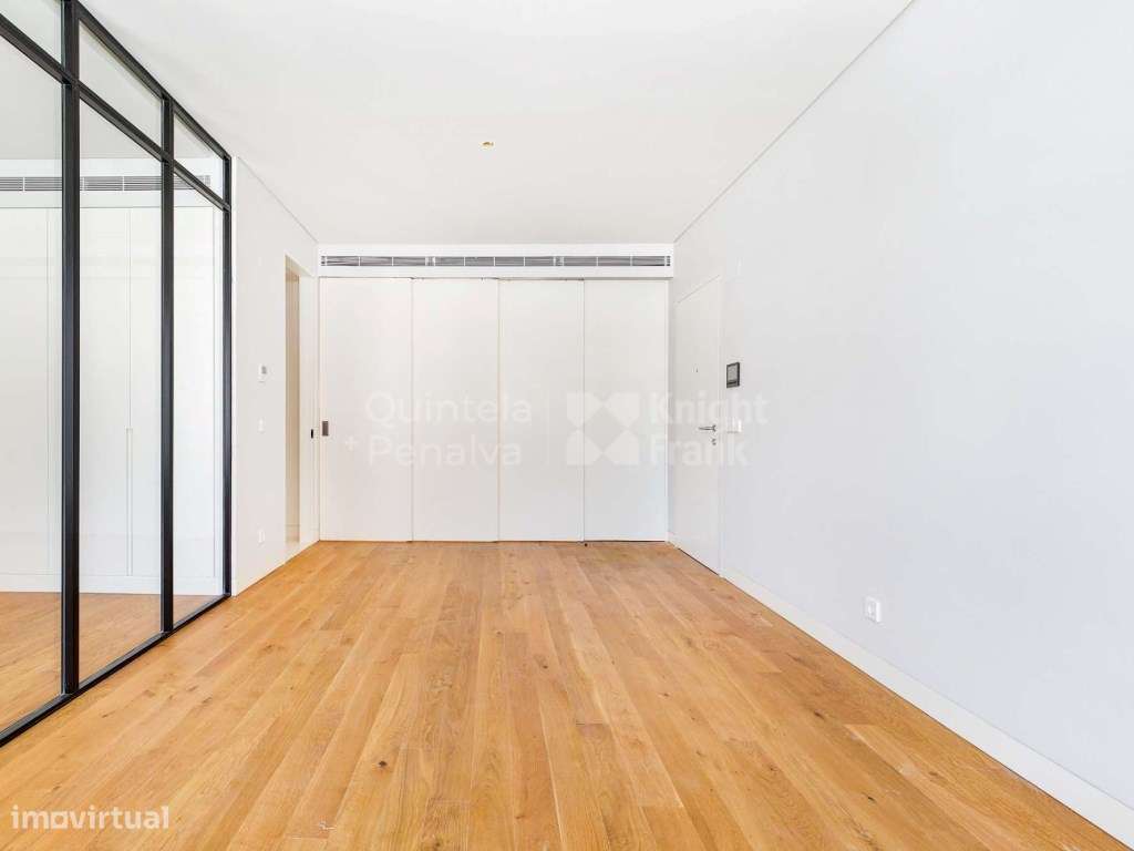 Apartamento T1 para arrendamento sem móveis em Santo António - Grande imagem: 5/25