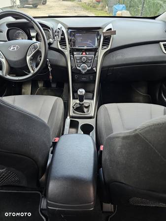 Hyundai I30 blue 1.6 CRDi Classic Navigation - 12