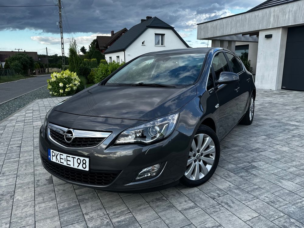 Opel Astra J (2009-2019) 2011