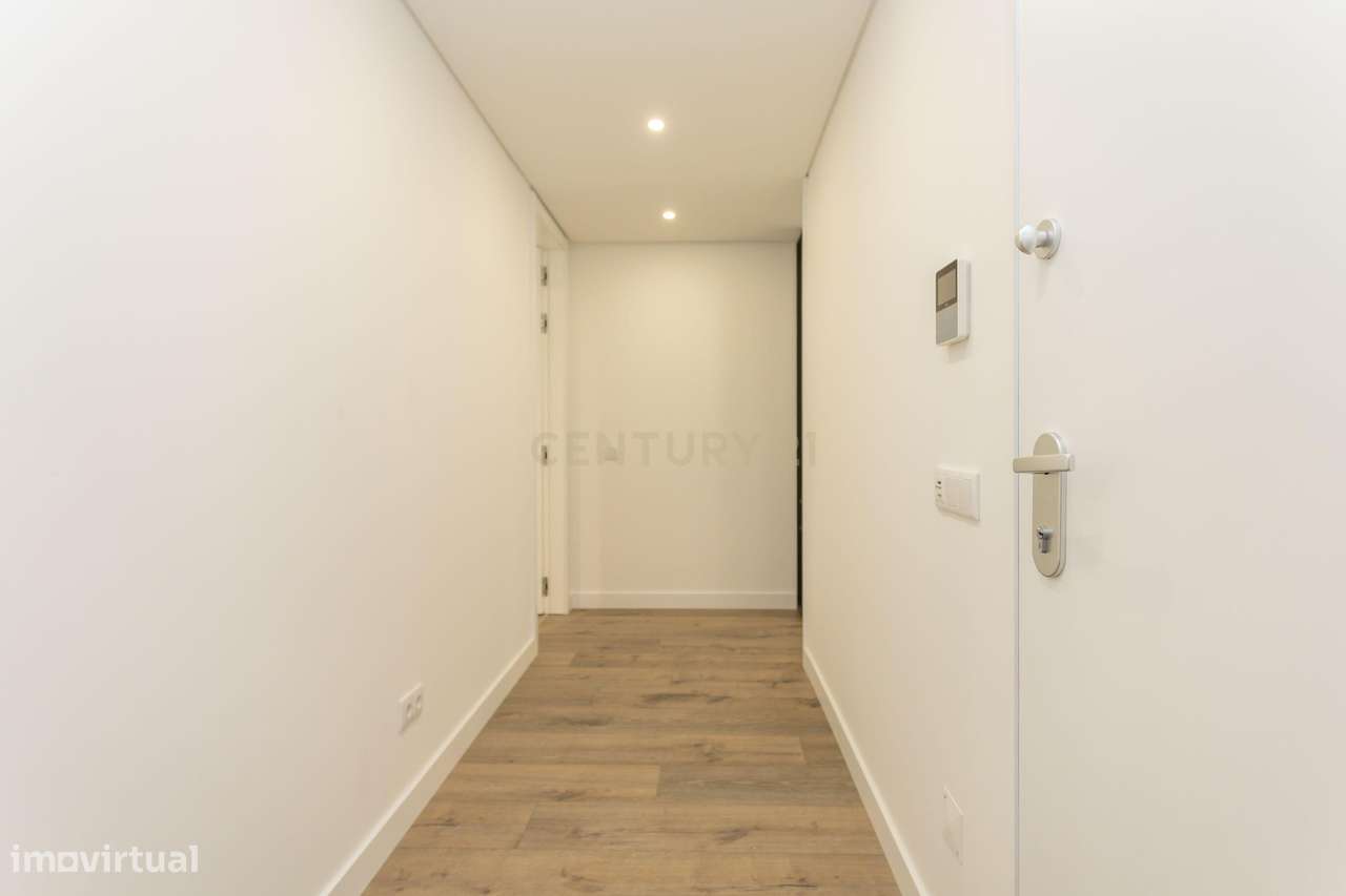 Dois Apartamentos Modernos (T3 + T2) na Qta. do Desembargador – Feijó - Grande imagem: 4/53