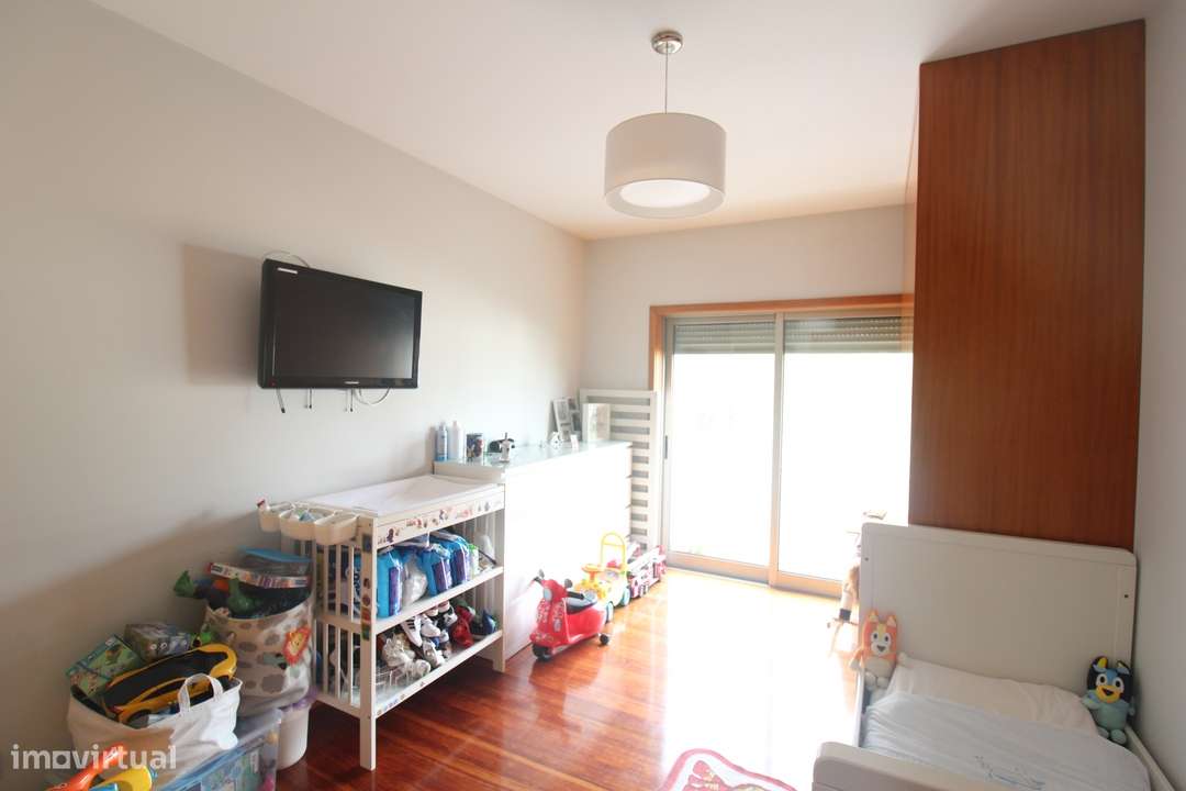Apartamento T3 em São João de Ver com garagem fechada 3 viaturas-19