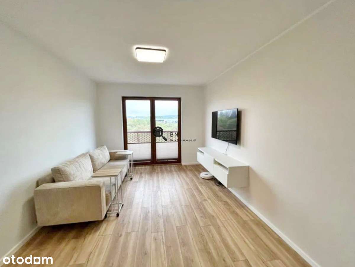 Wysoki standard, od południa, miejsce w hali-3