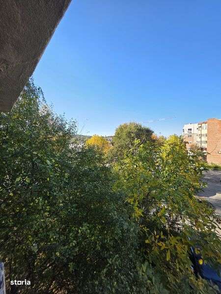 Vand Apartament cu 2 Camere Decomandat la Et 2 Zona Centrala Peco Mol-0