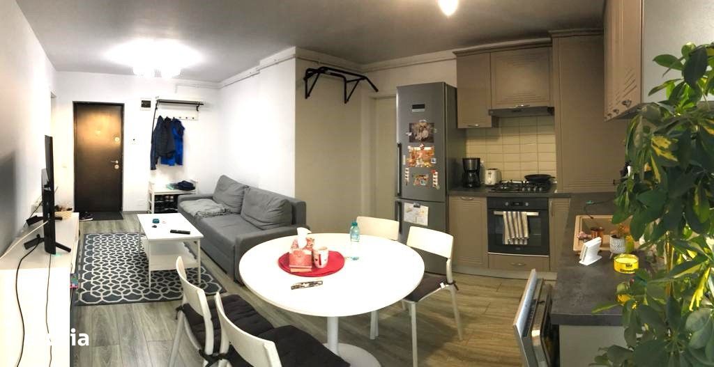 Apartament cu 3 camere pe strada Razoare