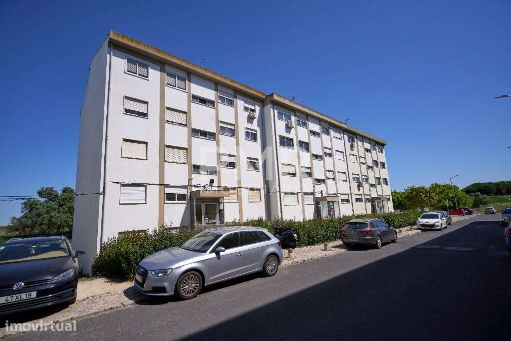 Apartamento T2 em Camarate-12