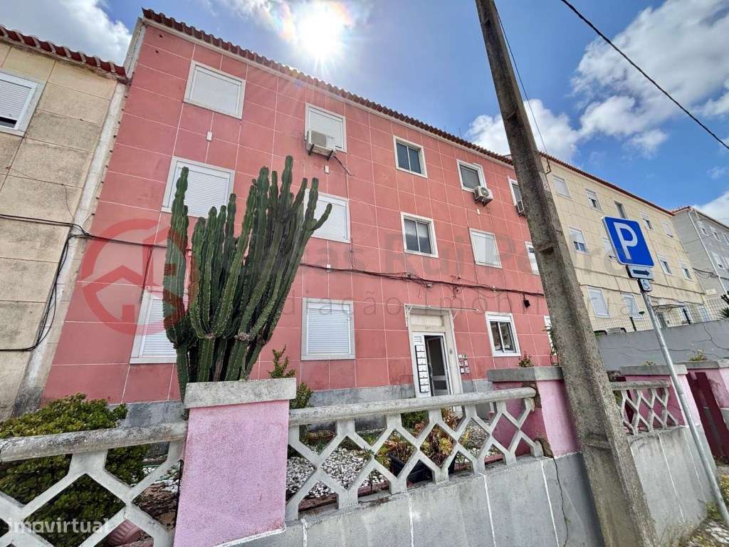 Apartamento T2 com logradouro e churrasqueira na Cova da Piedade, A...-27