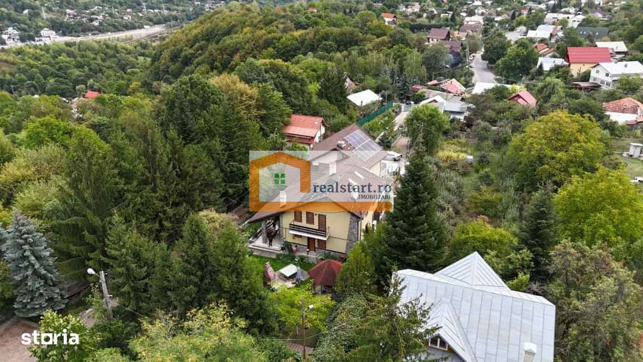 Vedere padure, panouri solare si fotovoltaice, pompa de caldura,  semi - Imagine principală: 1/20