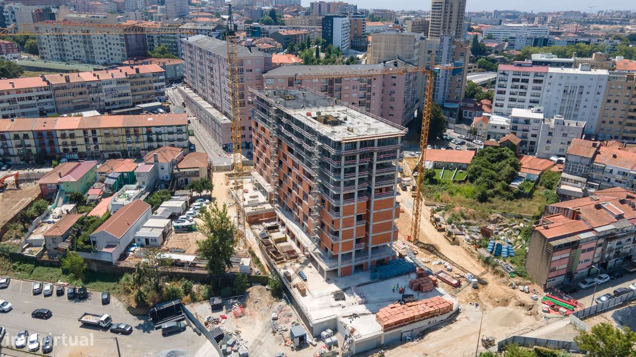 Apartamento T2 em construção com varanda e garagem - Vista rio (Gaia)-2
