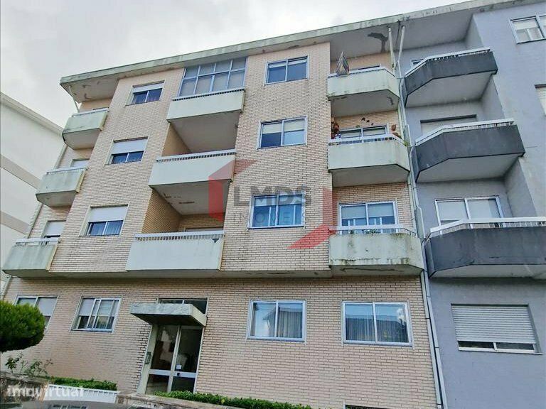 Apartamento T2 Rua D. António de Castro Meireles, Baguim do Monte