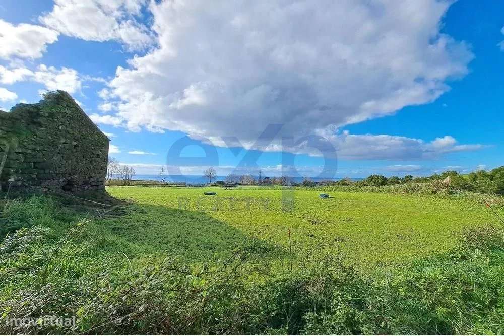 Terreno de 8.140 m² com ruína, vista mar e potencial de construção – Á - Grande imagem: 5/19