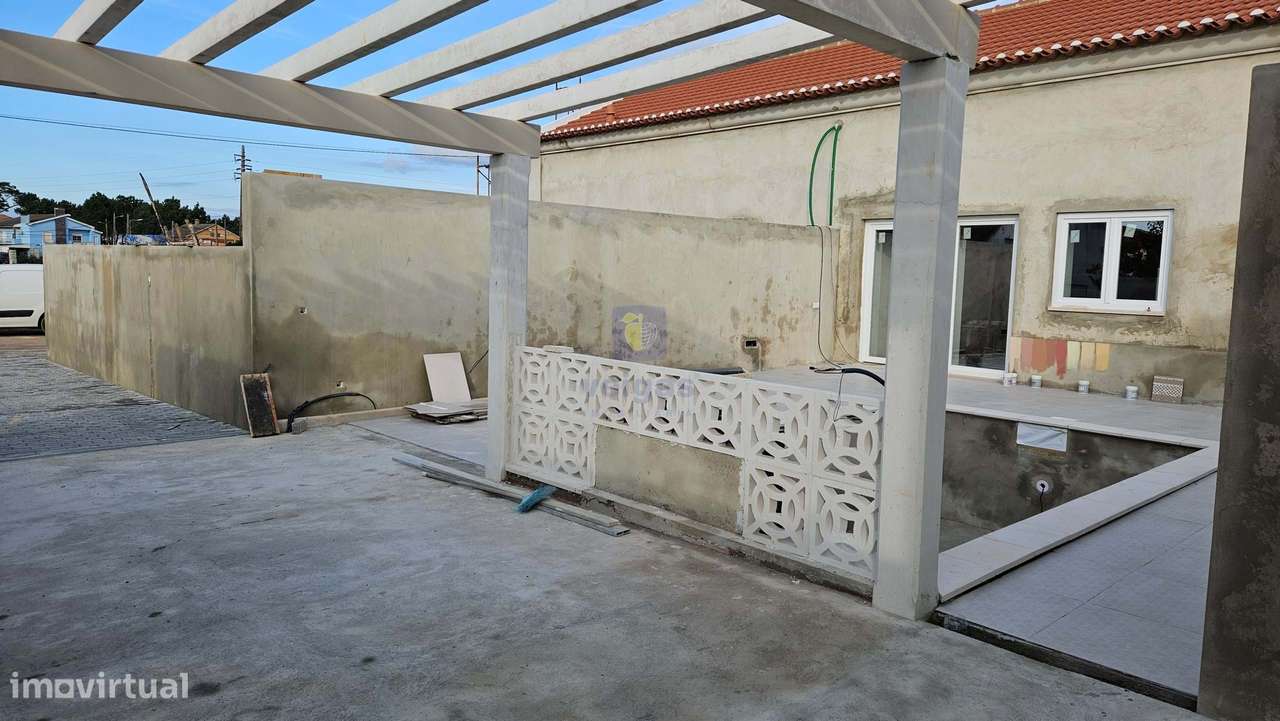 Moradia em Construção, com Piscina e Espaço Exterior - Grande imagem: 4/30