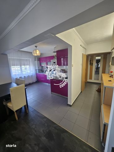 Apartament 3 camere - Strada Avram Iancu - Semidecomandat-2