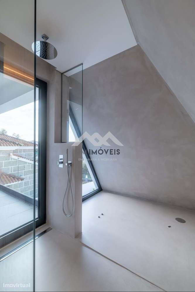 Moradia T3+1 | NOVA | Piscina | Francelos | 4 Frentes | Box | Praia-20