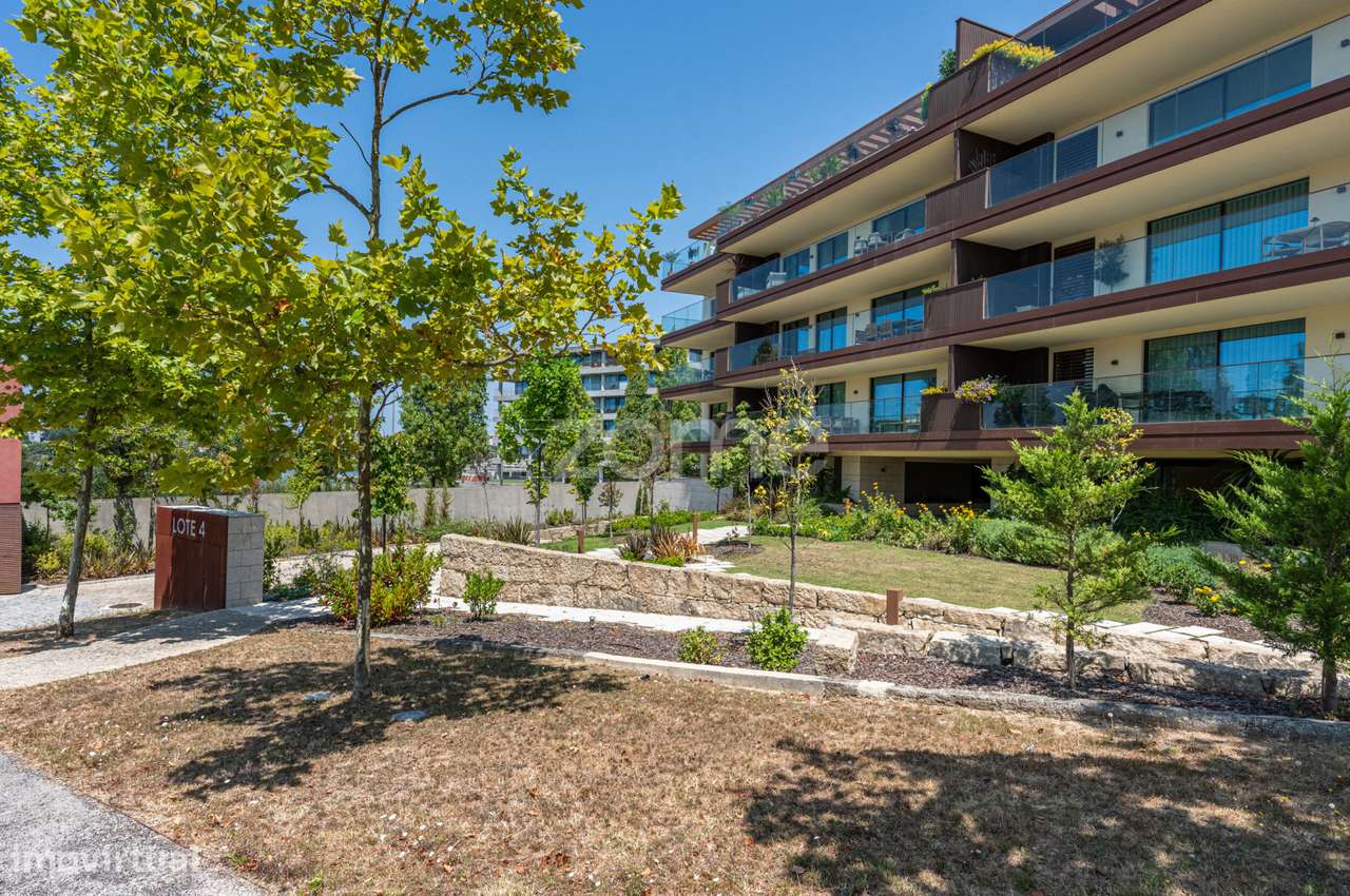 T3 com Terraço e 3 Lugares de Garagem | Quinta Marques Gomes-26