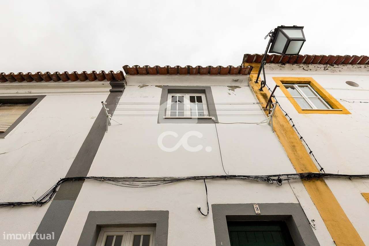 Moradia T2 com Saguão no Centro Histórico de Évora-17