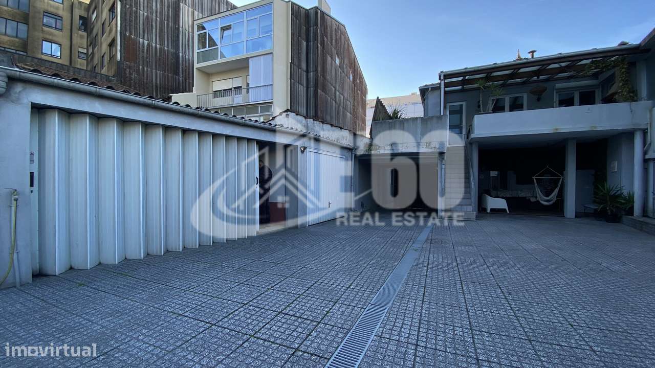 Metro Santo Ovídeo, Moradia c/Logradouro + 3 Lojas Rua Soares dos R...-7