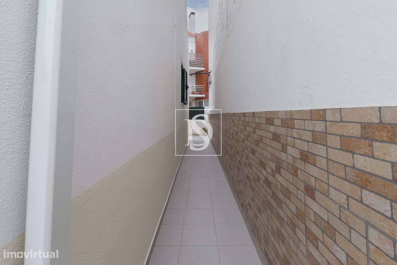 Moradia T2 com Quintal e Terreno Extra | Baixa da Banheira-17