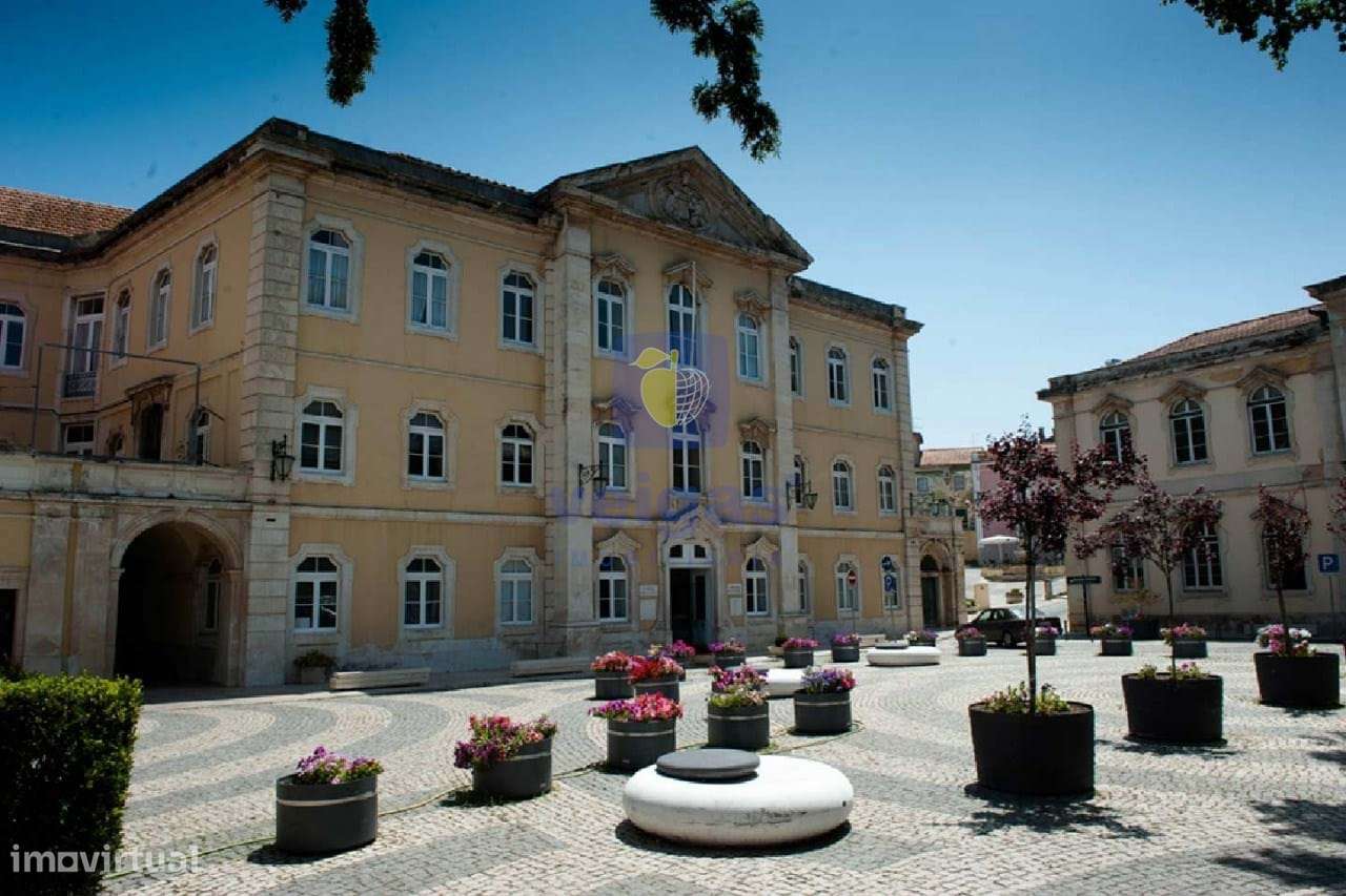 Venha conhecer este fantástico prédio composto por 9 escritórios - Grande imagem: 4/6