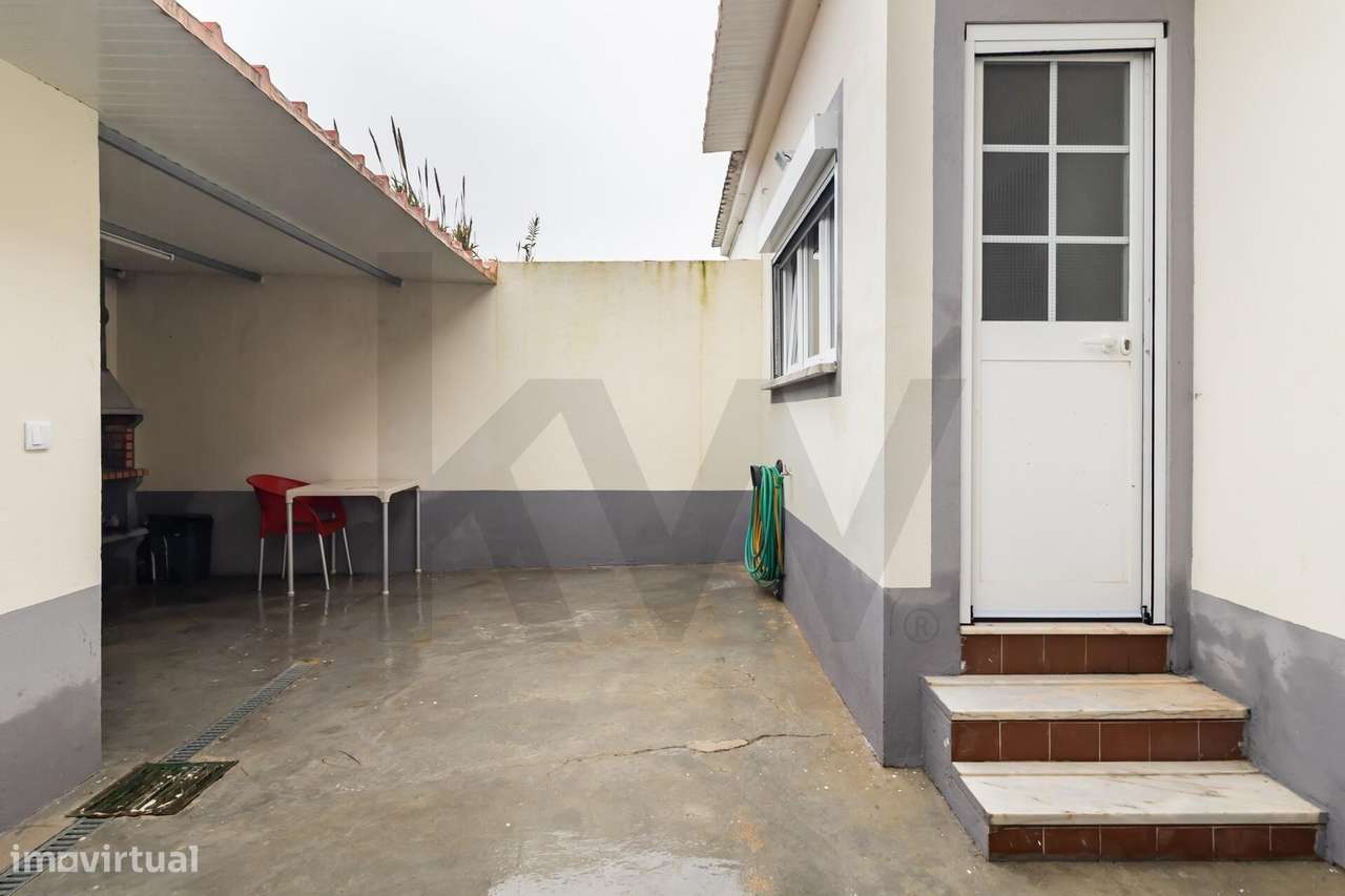 Moradia Térrea T2 em Sarilhos Pequenos com quintal de 35m2-26