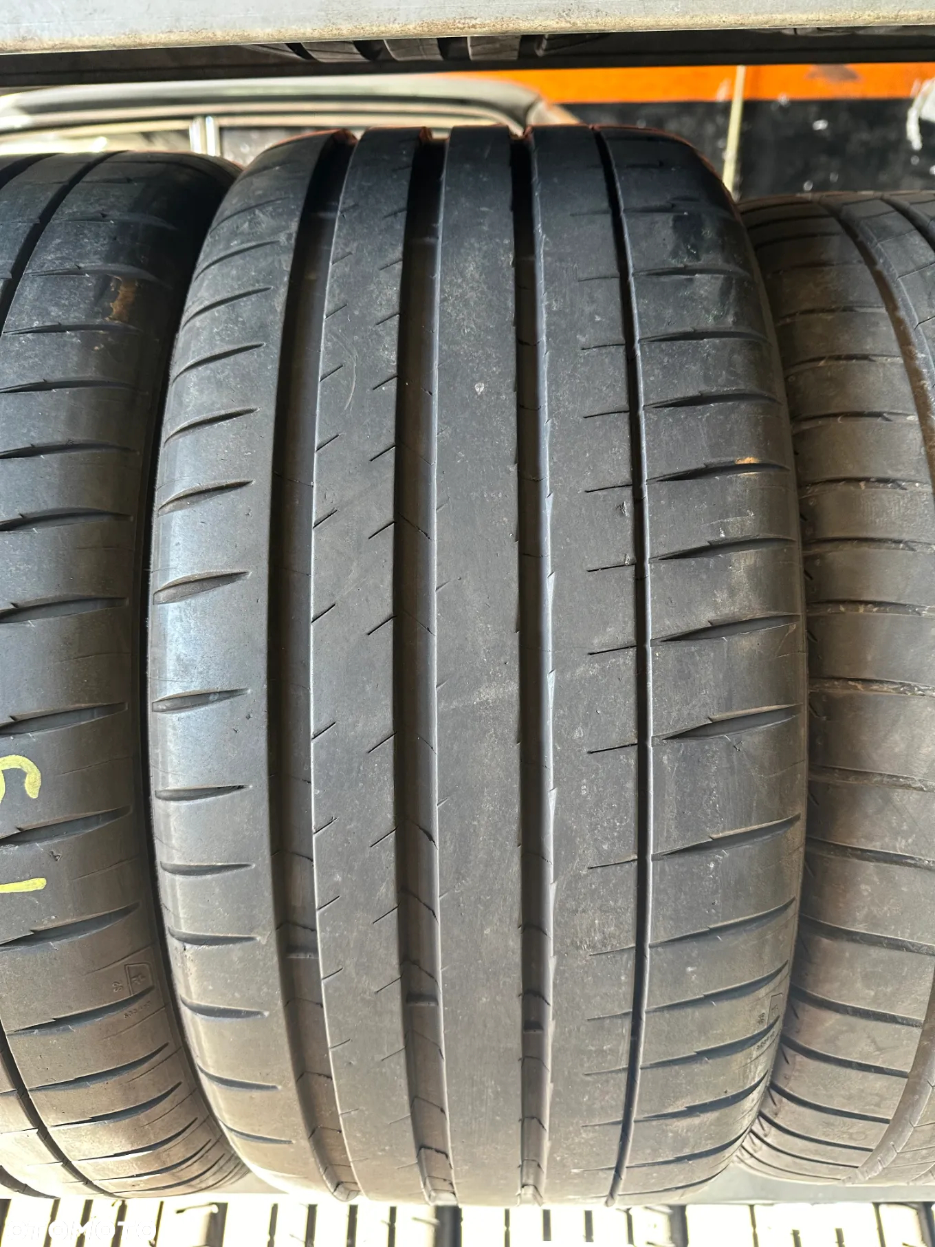 235/35x20 Michelin - 2