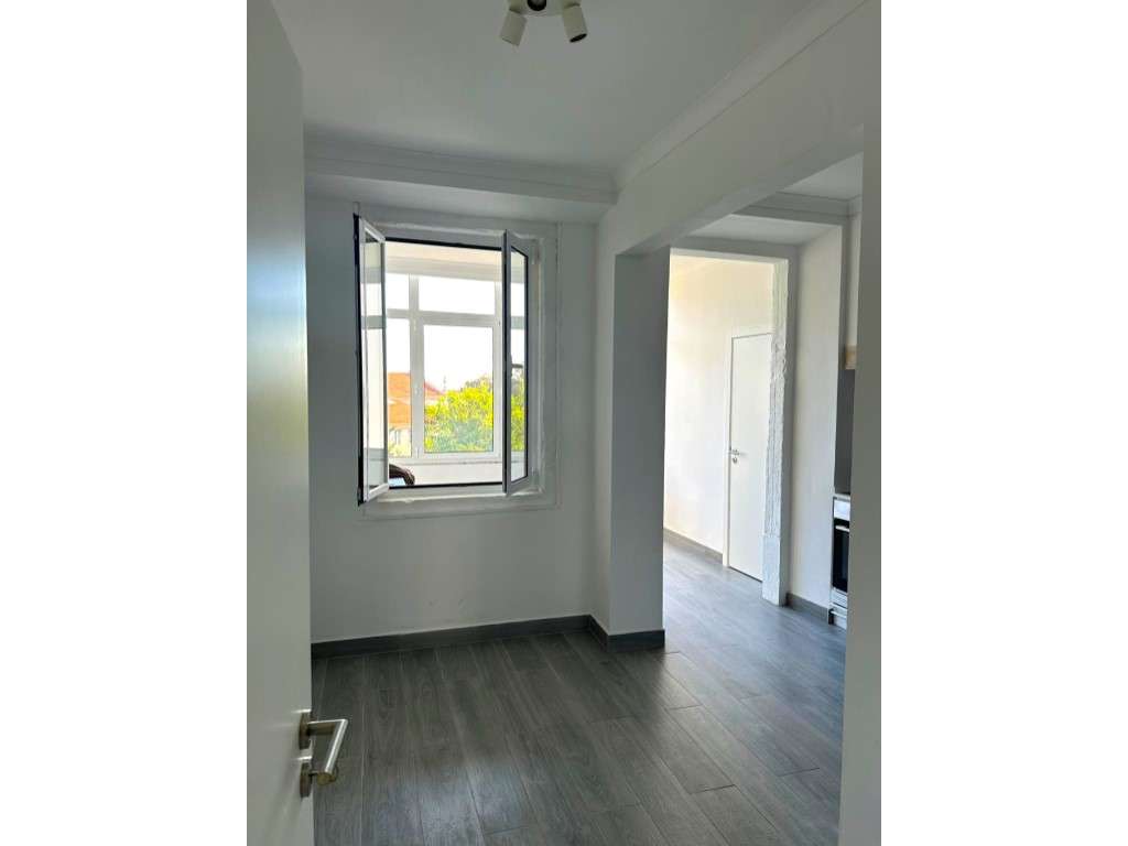 Apartamento T4 Arrenda - Entre o Rato e a Avenida da Liberdade - Grande imagem: 5/12