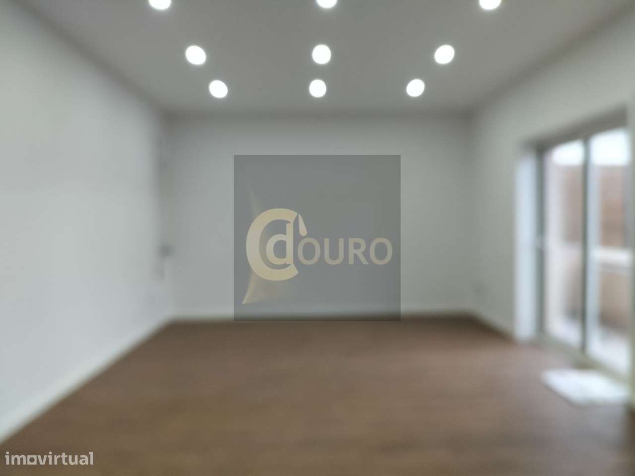 APARTAMENTO T3 RENOVADO EM ÁGUAS SANTAS-5