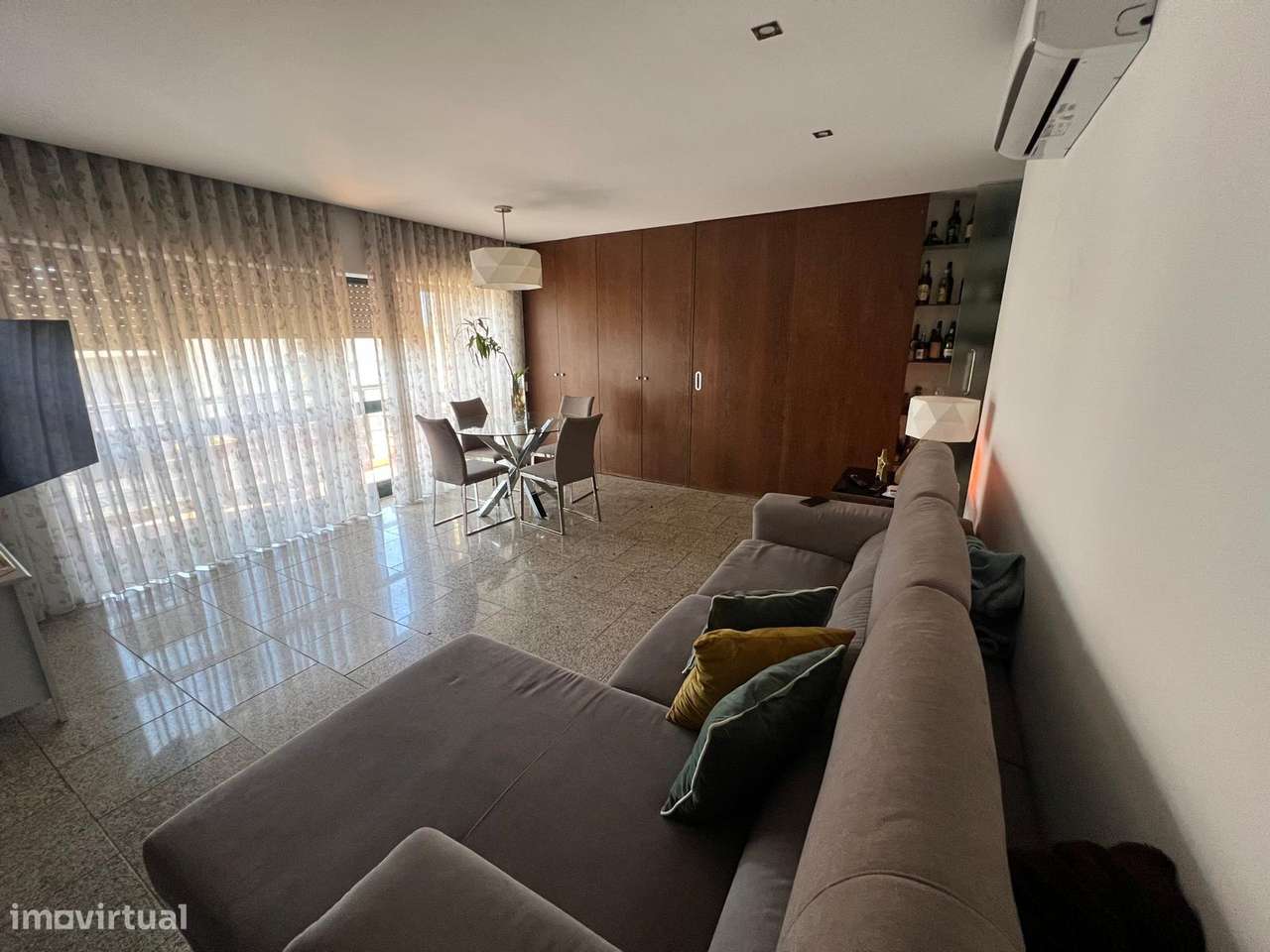 T3+1 + Escritório Gaia   Av  República Metro João  Deus Lugar Garagem - Grande imagem: 5/21