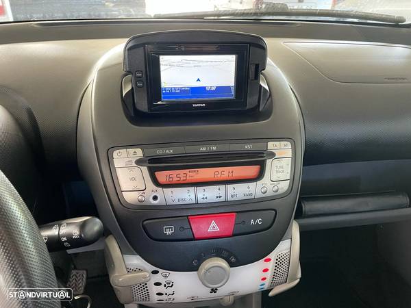 Toyota Aygo Connect - 8