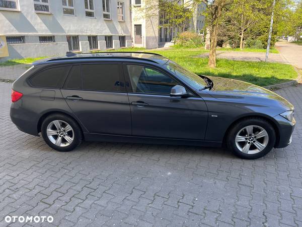 BMW Seria 3 318d Touring Modern Line - 3