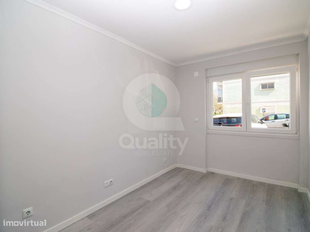Apartamento T2 totalmente remodelado, localizado numa das zonas mai...-12