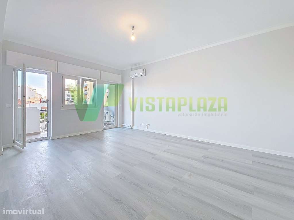 Apartamento T3 com Vista Rio Totalmente Remodelado em Portimão - Grande imagem: 4/25