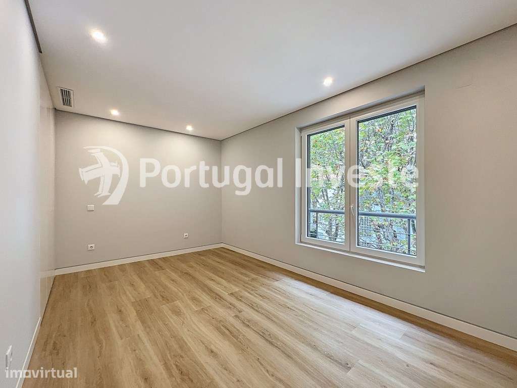 Sublime Duplex T4 com Mezanino no centro de Carcavelos-23