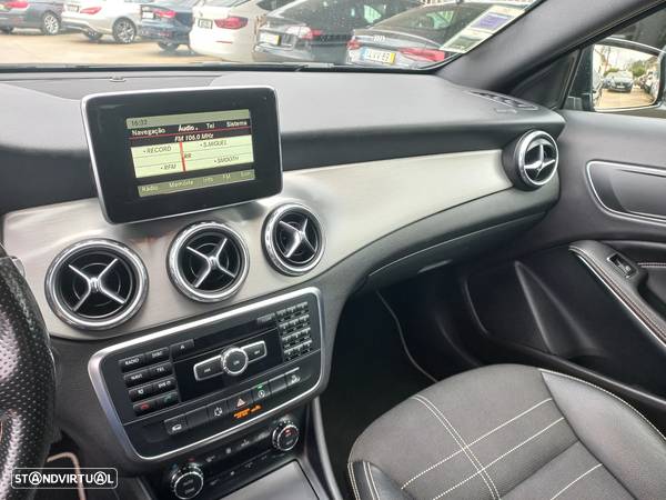 Mercedes-Benz GLA 220 CDI 4Matic 7G-DCT - 36