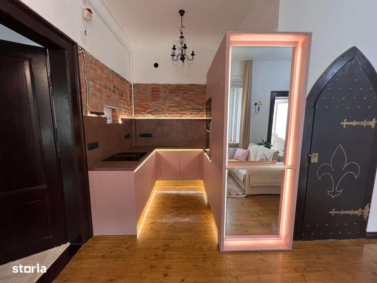 Apartament modern, cu parcare – Ultracentral, lângă Piața Mare - Imagine principală: 4/16