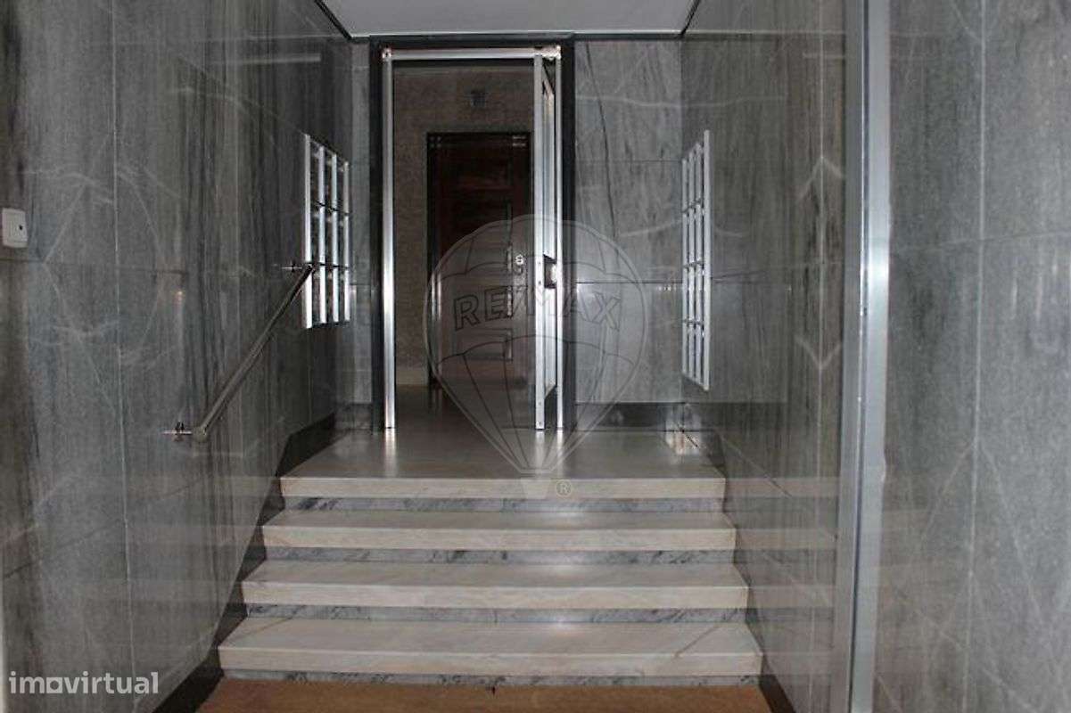 Apartamento T2 para arrendamento - Grande imagem: 2/10