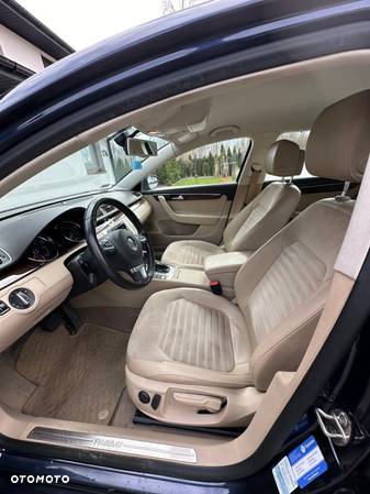 Volkswagen Passat 2.0 TDI Highline R-Style DSG - 18