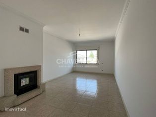 Apartamento T2 c/ lugar de garagem - Vila Nova da Telha, Maia